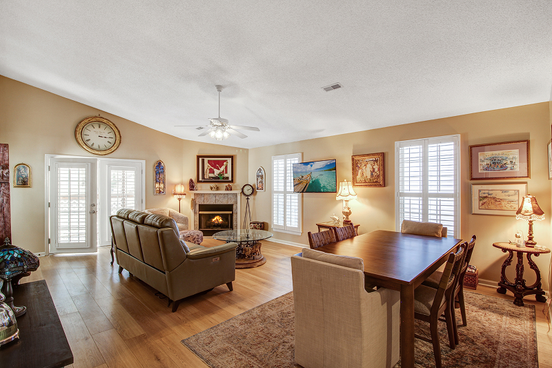 Charleston real estate photography — cozy living room