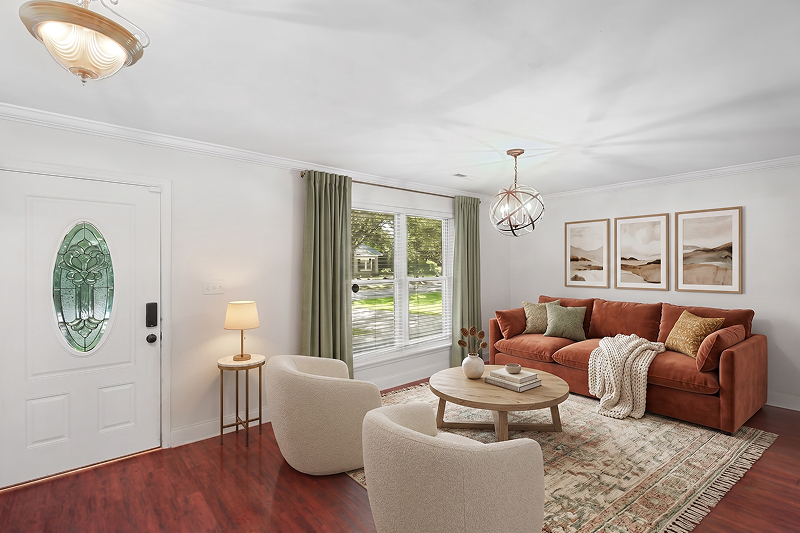 Virtual staging — living room — before